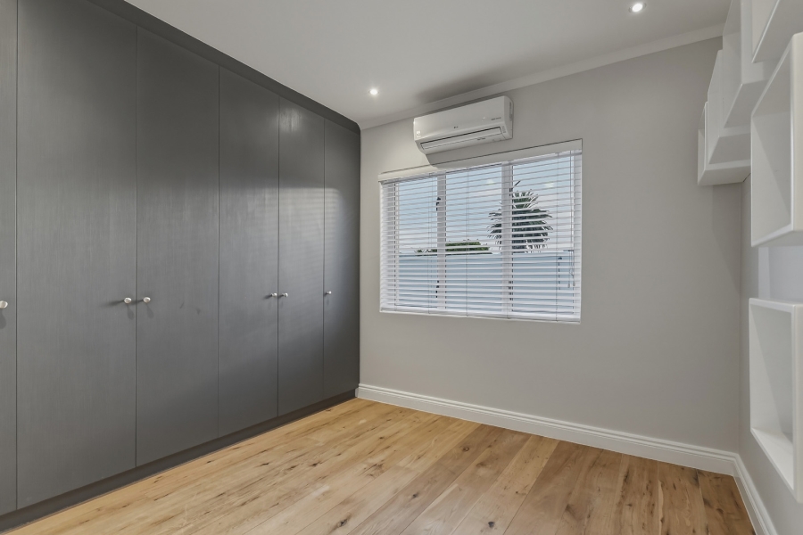 5 Bedroom Property for Sale in Southfield Western Cape